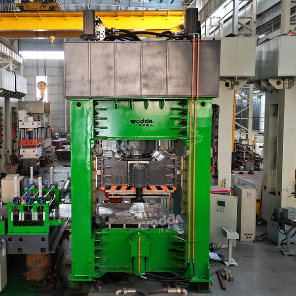 1000噸框架式液壓機(jī)