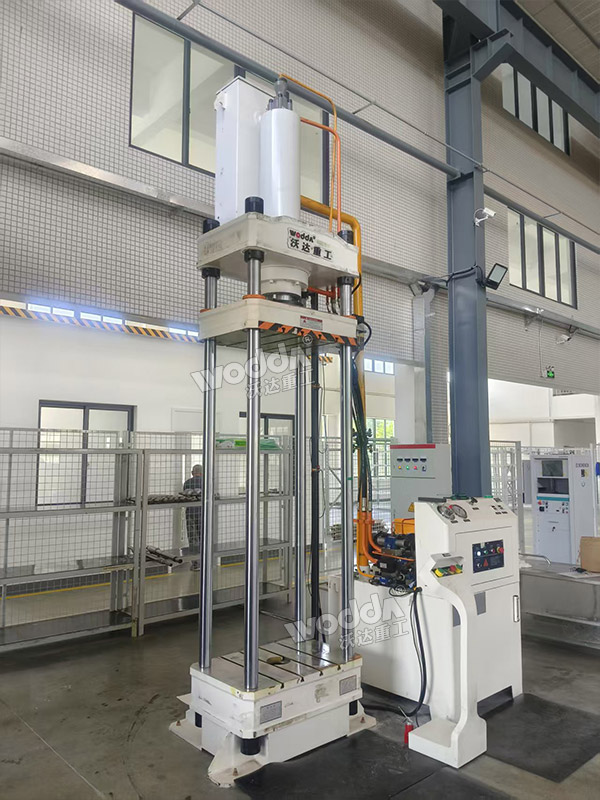 200噸壓力機(jī)