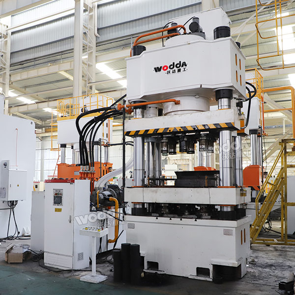 800噸四柱液壓機(jī)（粉末成型液壓機(jī)）