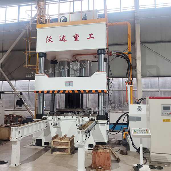 1000噸電纜線盤(pán)側(cè)板成型液壓機(jī)現(xiàn)場(chǎng)