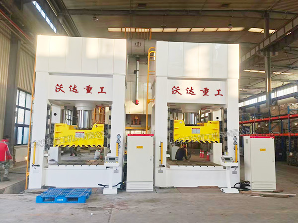 500噸框架式液壓機(jī)現(xiàn)場