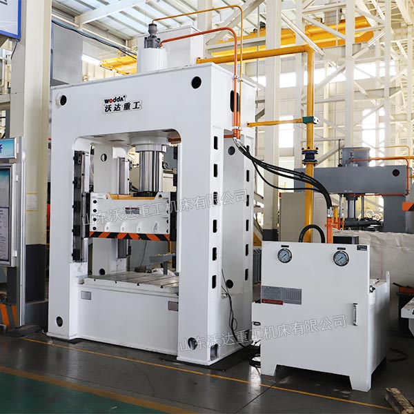 150噸框架式壓力機 150噸框架式壓力機