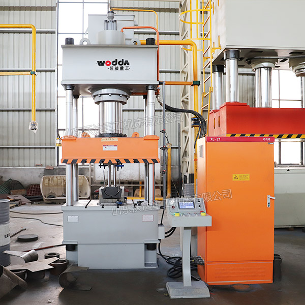 250噸四柱液壓機(jī) 250噸四柱液壓機(jī)
