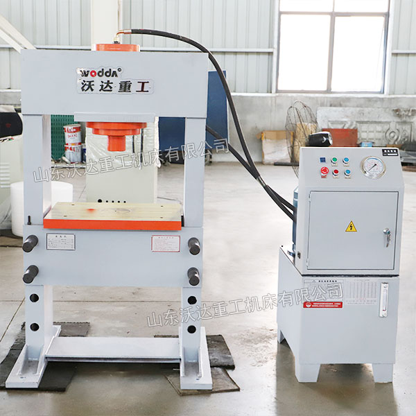 100噸龍門液壓機(jī)