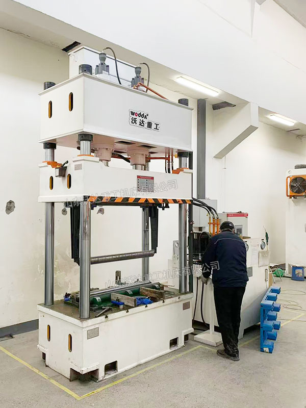 200噸四柱液壓機 200噸四柱液壓機
