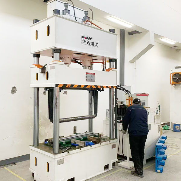 200噸高壓電控箱成型液壓機
