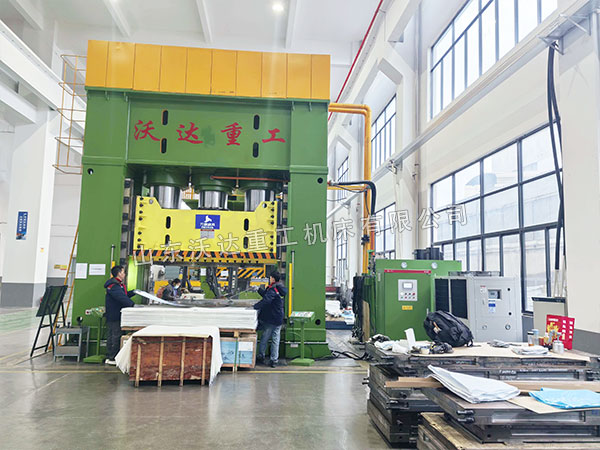 3000噸框架式液壓機(jī)