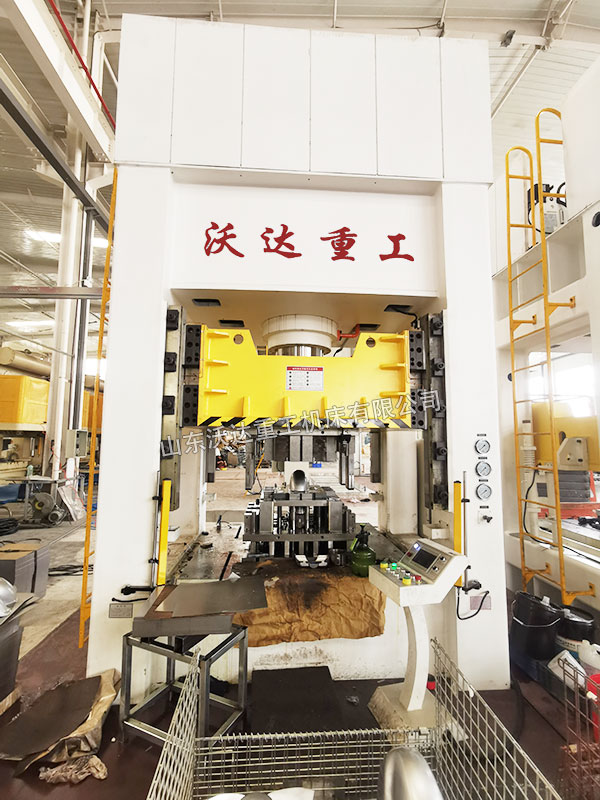500噸框架式液壓機(jī) 500噸框架式液壓機(jī)
