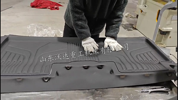 汽車腳墊熱壓成型