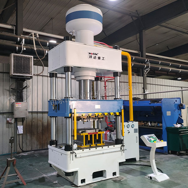 315噸不銹鋼百葉窗成型液壓機(jī)試機(jī)