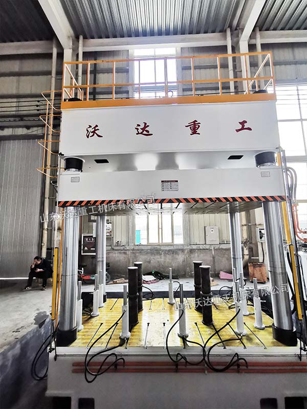 630噸復(fù)合材料成型液壓機(jī)