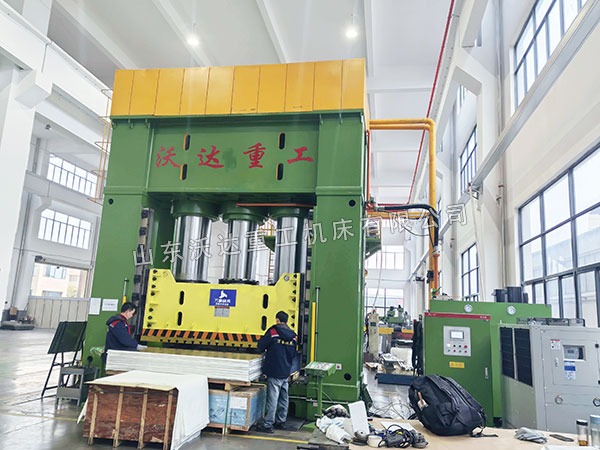 3000噸新能源汽車(chē)液冷板液壓機(jī)
