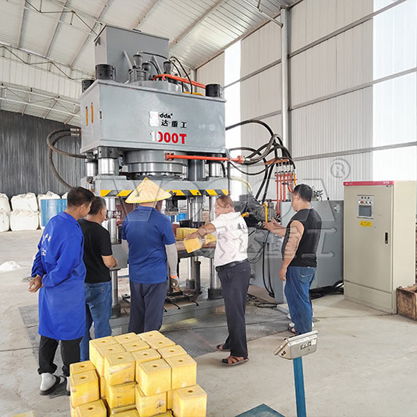 1000噸鹽磚機