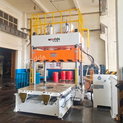 120噸輪胎模具試驗機(jī)